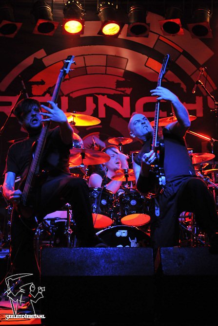 Jeff 'Mantas' Dunn playing live in 2008